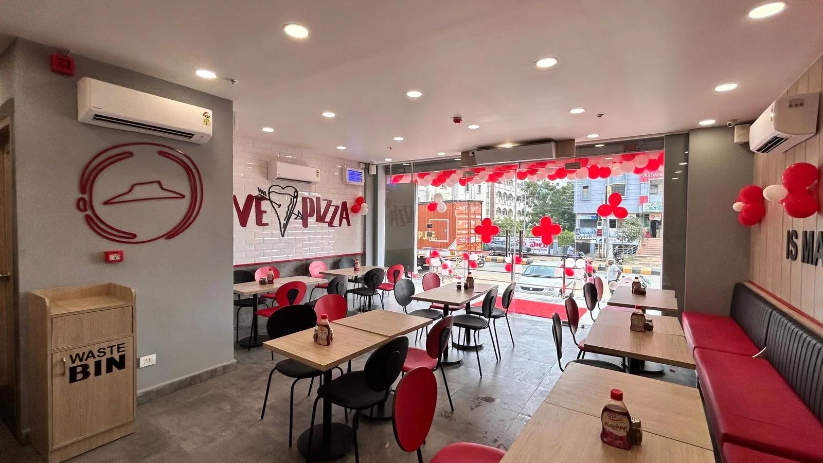 Pizza Hut dining area with open partition